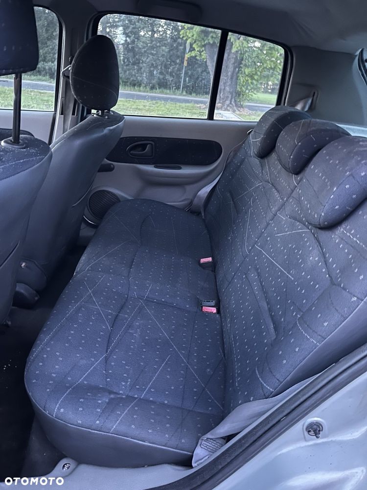 Renault Clio 1.2 16V Confort Privilege - 8