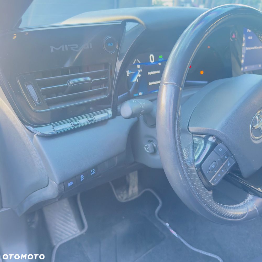 Toyota Mirai Executive - 12