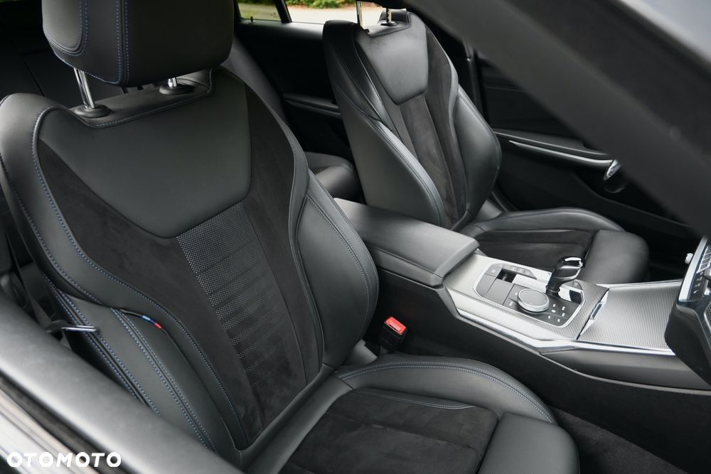 BMW Seria 3 320d xDrive Edition M Sport Shadow - 31