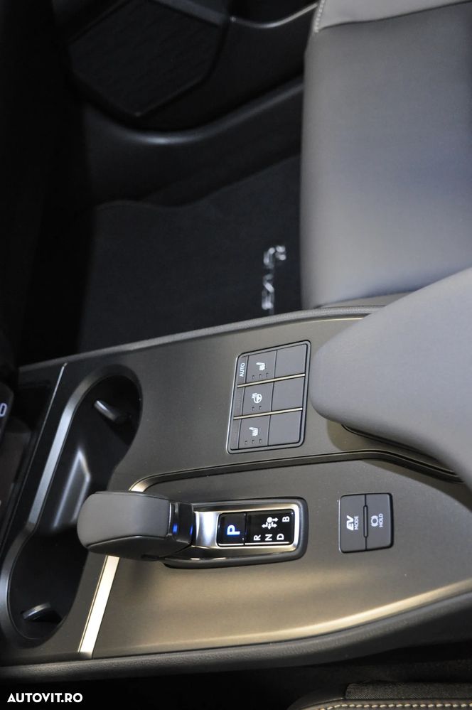 Lexus UX 300h Executive Line - 16