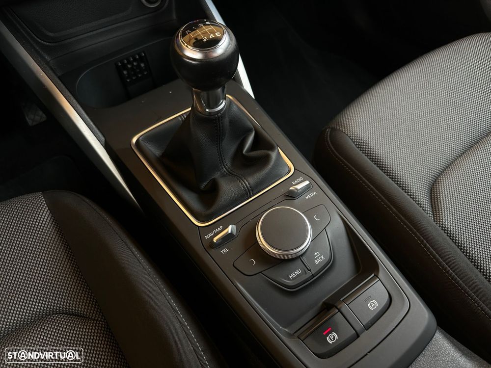 Audi Q2 1.0 TFSI Design — fotografia 18
