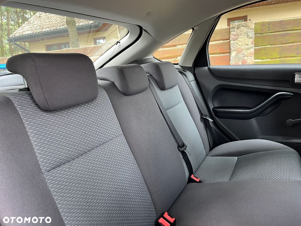 Ford Focus Ambiente - 22
