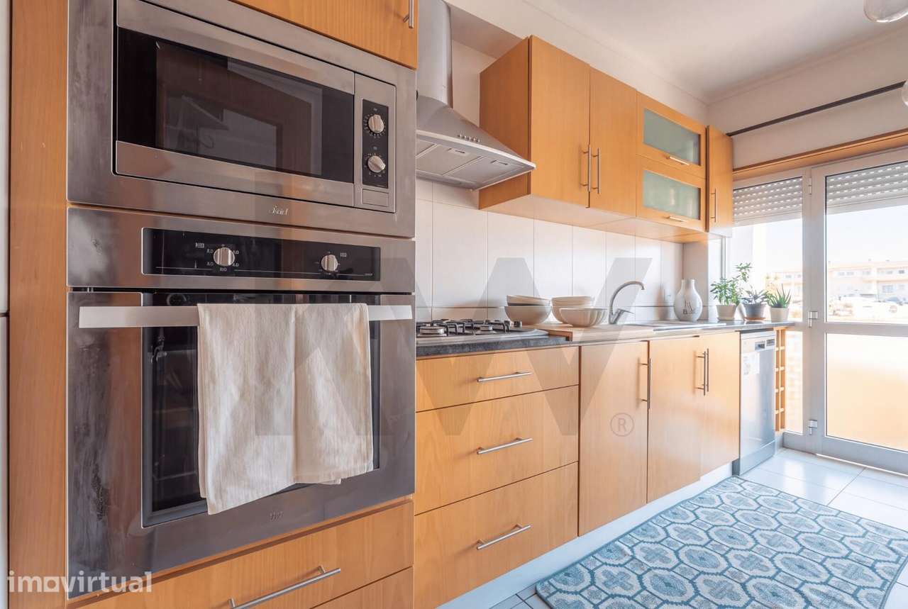 Apartamento T3 Duplex com Garagem e Varandas em São Martinho do Bispo, - Grande imagem: 4/24