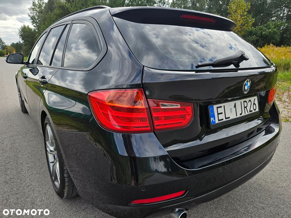 BMW Seria 3 320d Touring xDrive - 13