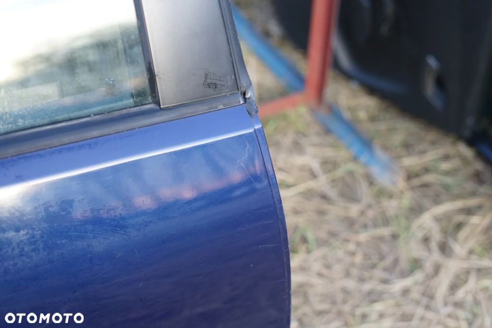 Drzwi tył tylne prawe VW Polo IV 9N 5d LB5N - 3