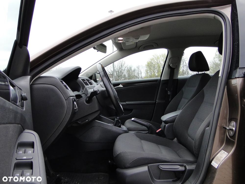 Volkswagen Jetta 1.2 TSI Comfortline - 5
