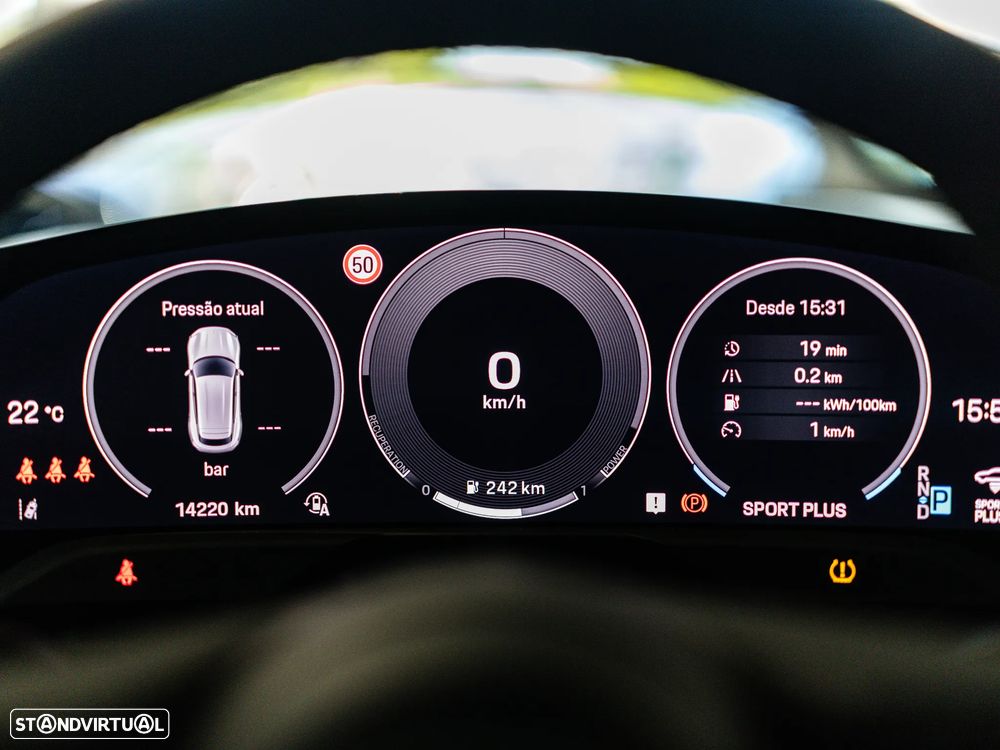 Porsche Taycan Sport Turismo - 32