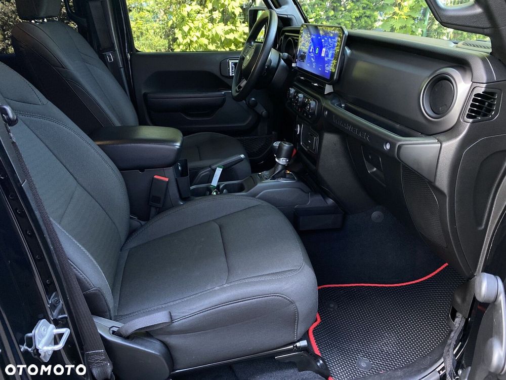 Jeep Wrangler - 21
