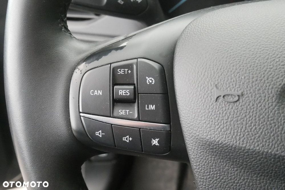 Ford Focus 1.0 EcoBoost Titanium - 24