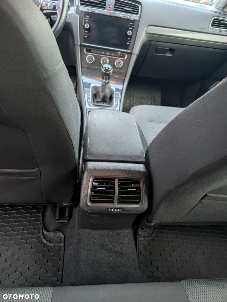 Volkswagen Golf 1.6 TDI BMT Comfortline - 10
