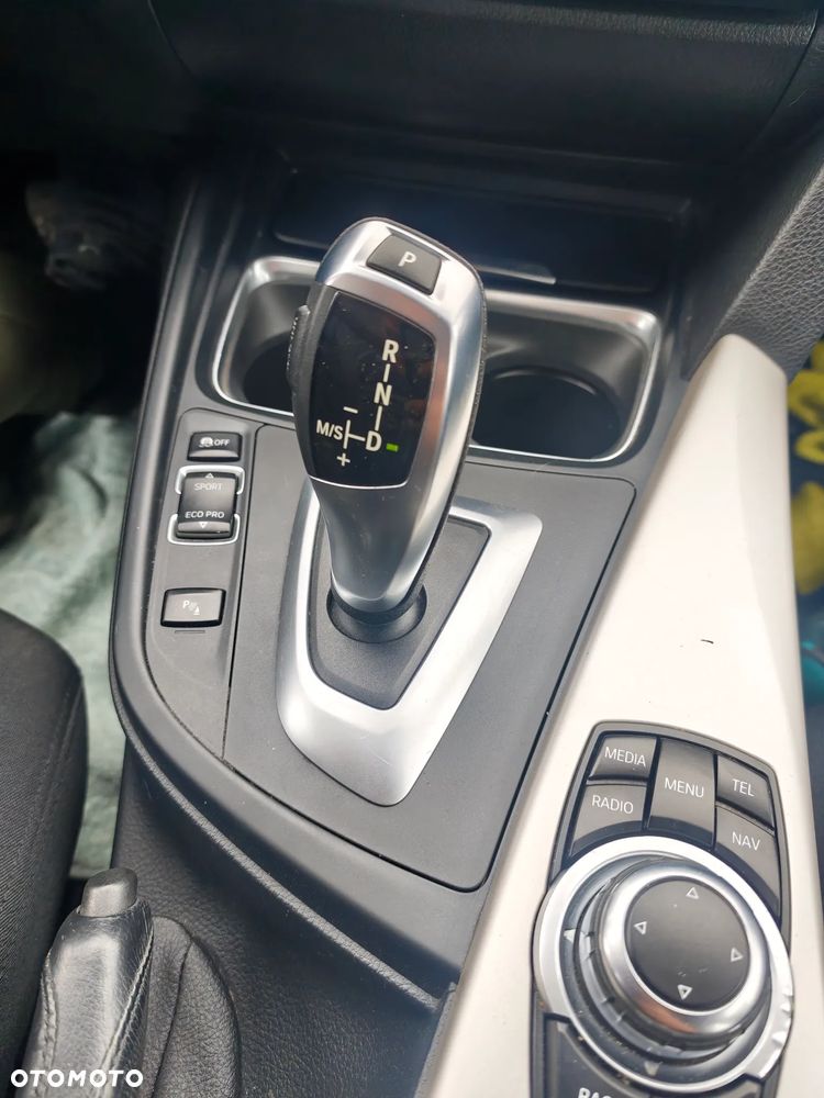 BMW Seria 3 318d - 18