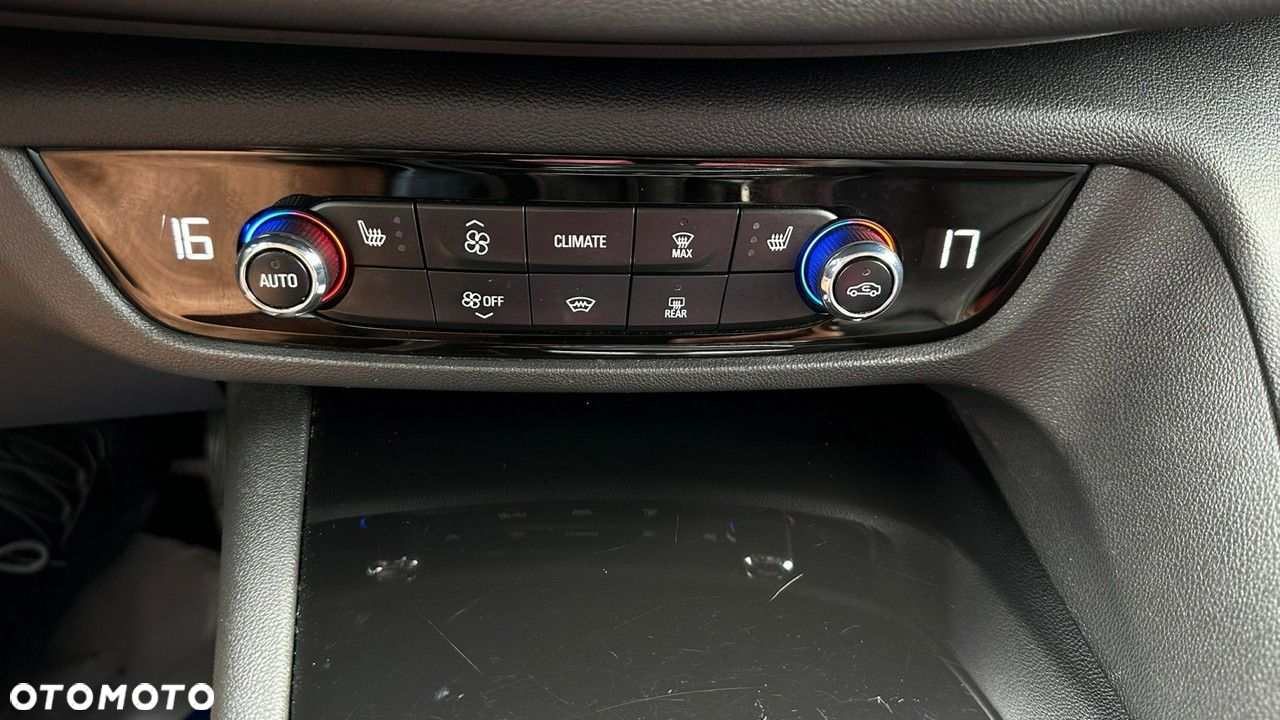 Opel Insignia - 24
