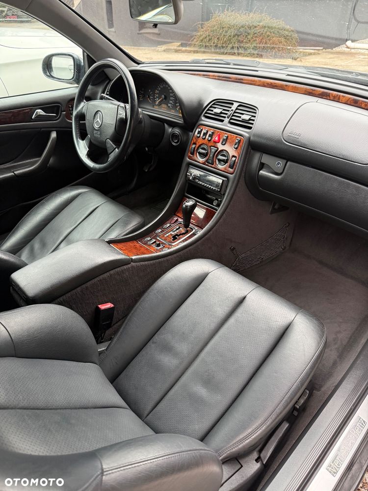 Mercedes-Benz CLK 320 - 9