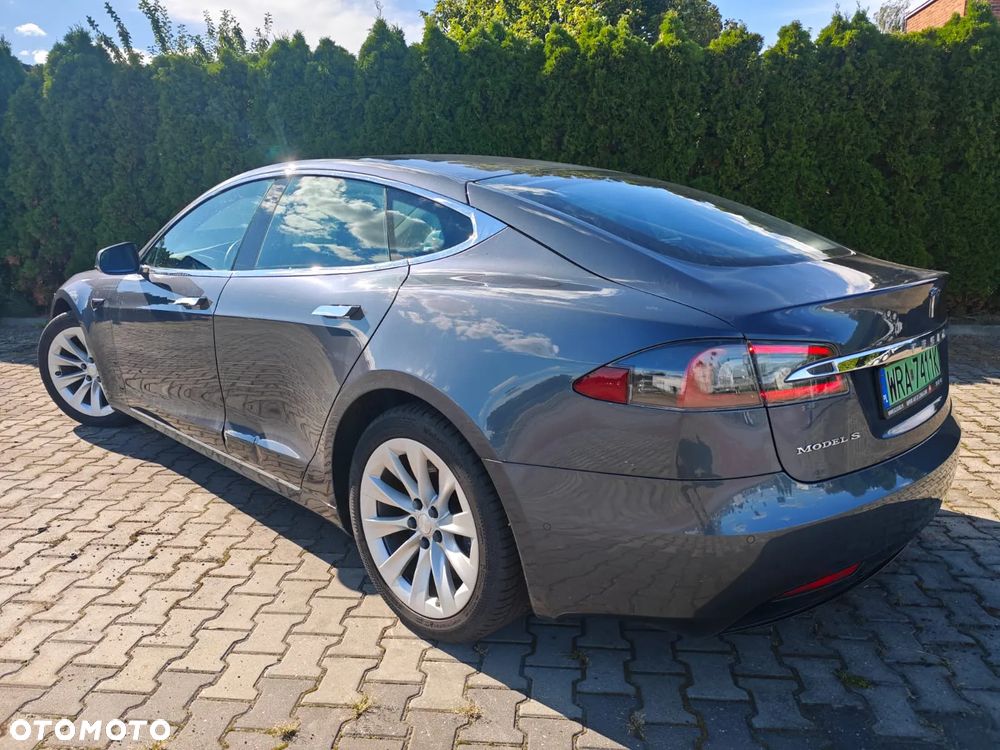 Tesla Model S Long Range Plus - 3
