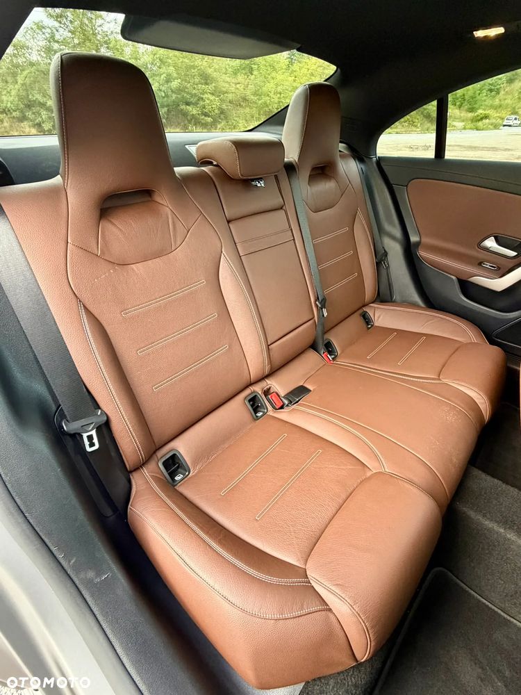 Mercedes-Benz CLA 250 E AMG Line 8G-DCT - 24