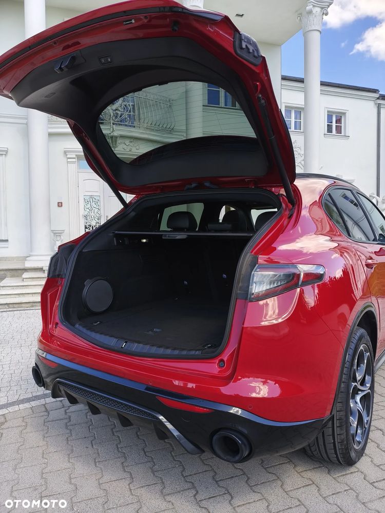 Alfa Romeo Stelvio 2.0 Turbo 16V AT8-Q4 Veloce Ti - 8