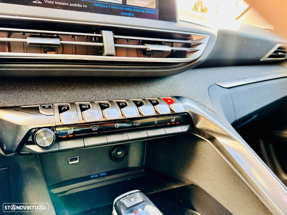 Peugeot 5008 1.2 PureTech Allure EAT8 - 32