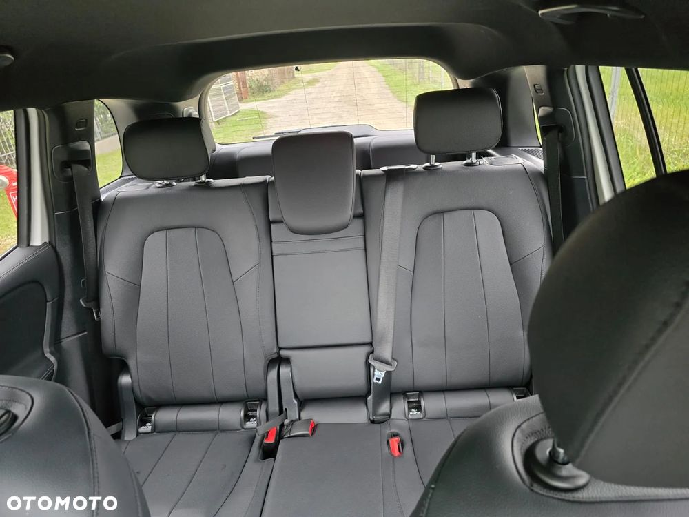 Mercedes-Benz GLB 250 Progressive 8G-DCT - 18