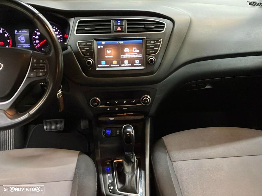 Hyundai i20 1.0 T-GDI Style DCT - 10