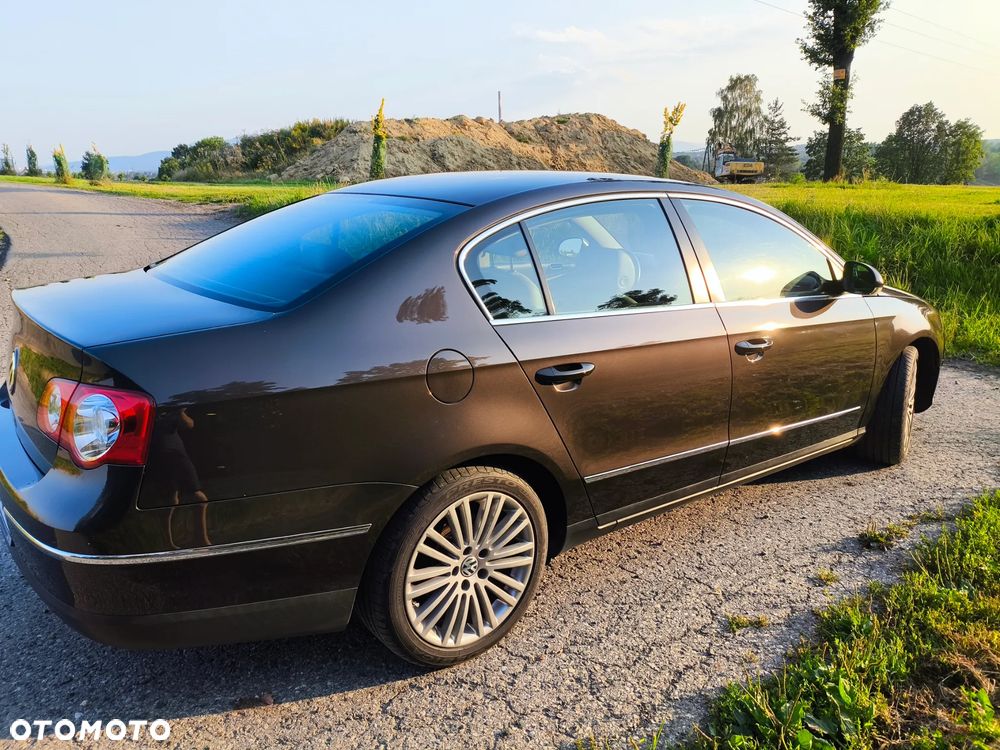Volkswagen Passat 2.0 FSI Highline - 27