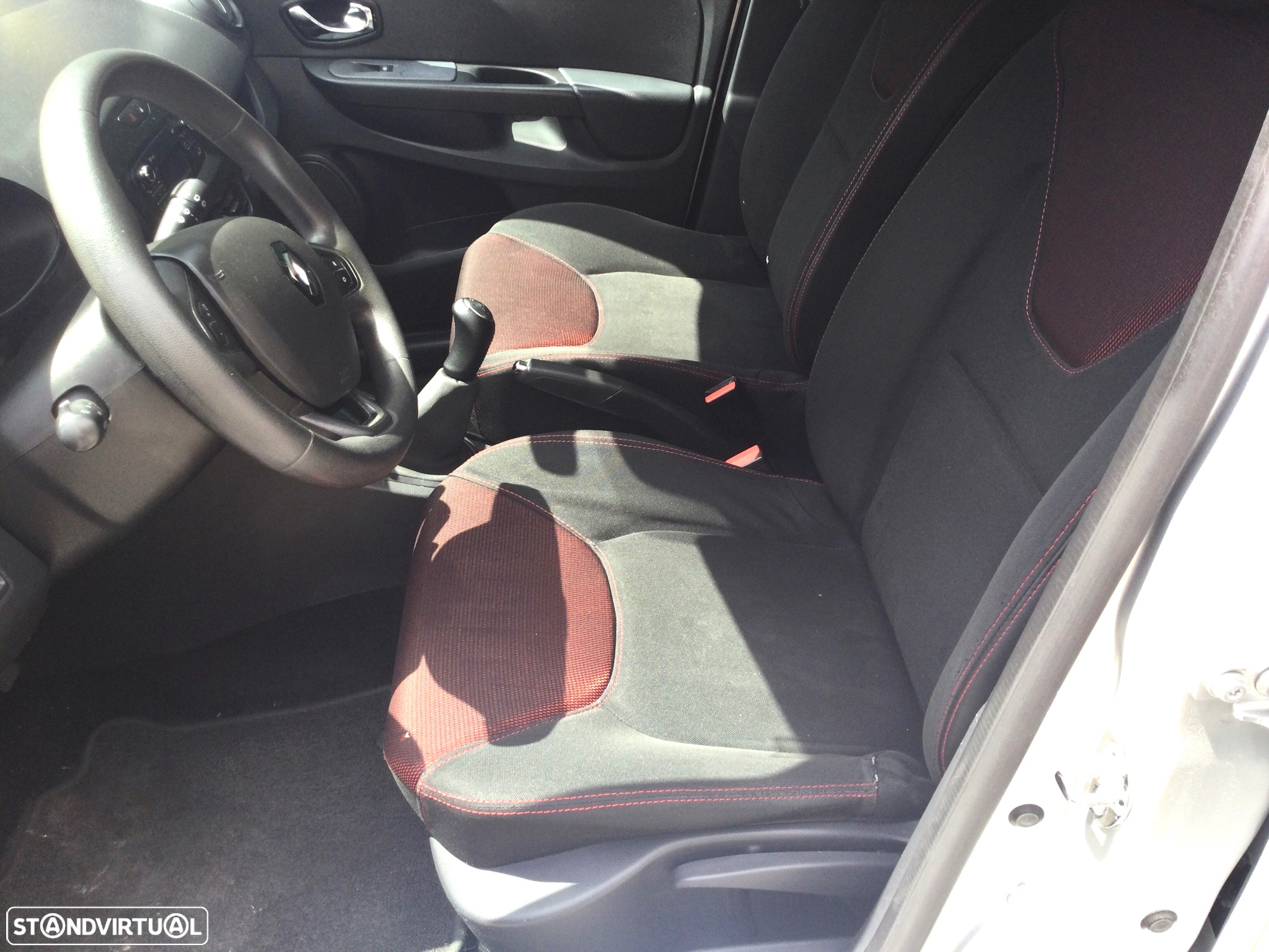 Renault Clio 1.5 dCi Dynamique S - 10