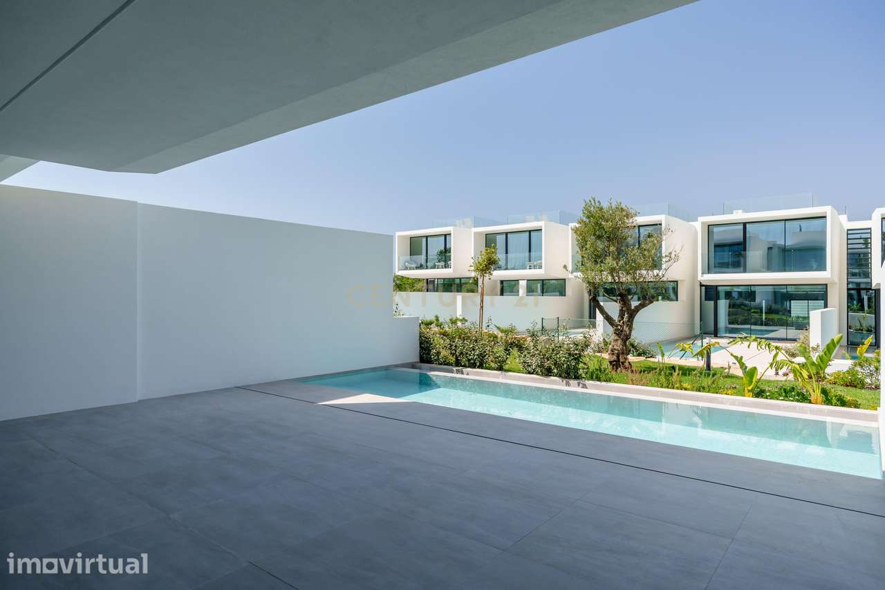 Apartamentos novos com 2 quartos, piscina privativa, elevador e garage - Grande imagem: 3/31