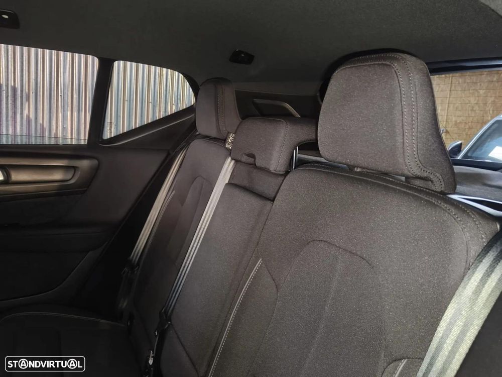 Volvo XC 40 Recharge Core - 26