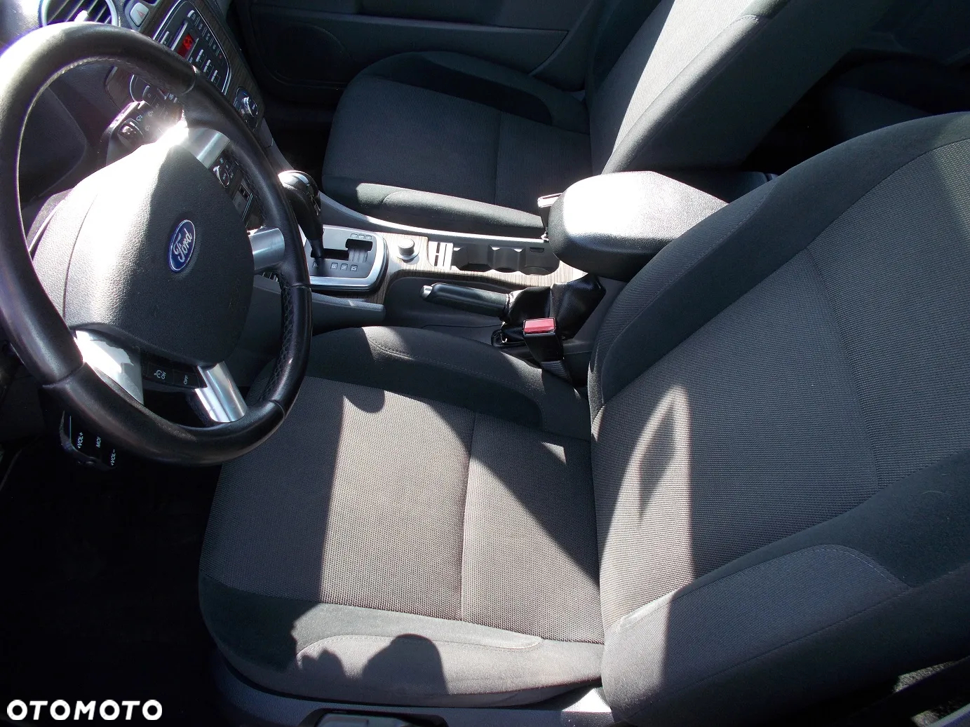 Ford Focus Turnier 2.0 16V Ghia - 18