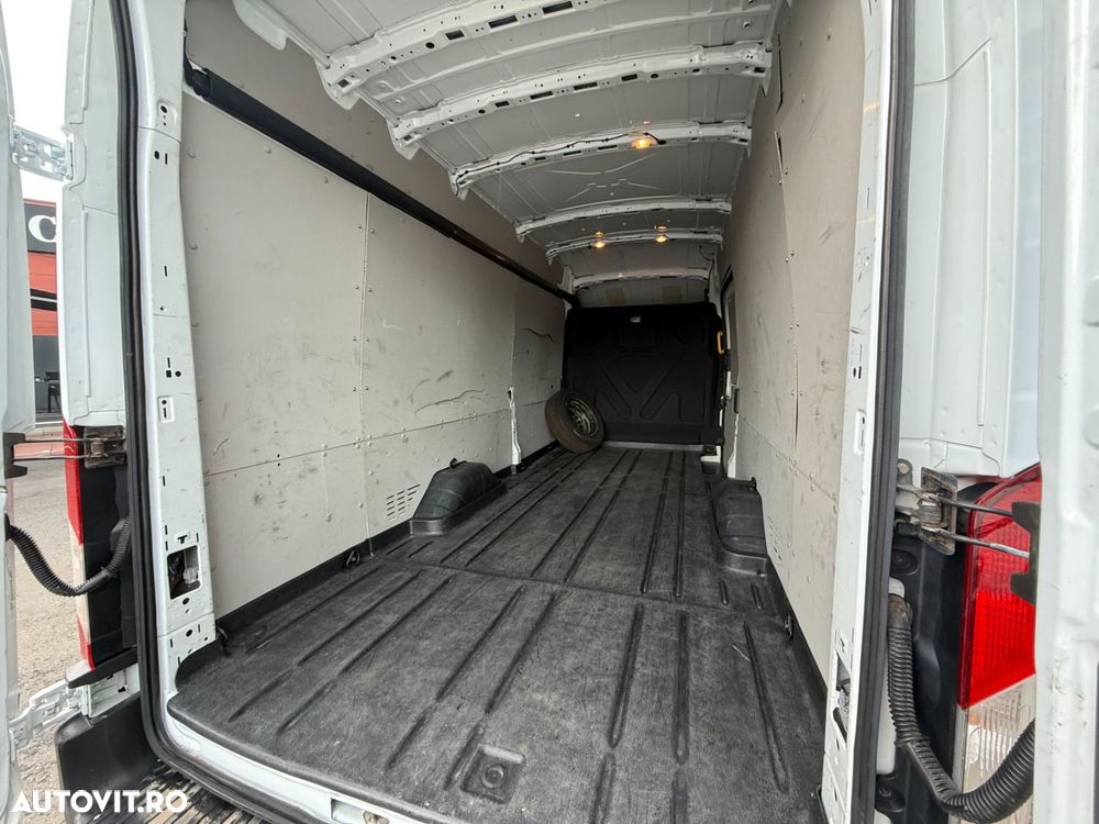 Ford Transit 350 2.0 EcoBlue HDT 130 CP L4 RWD DCAB Trend - 17