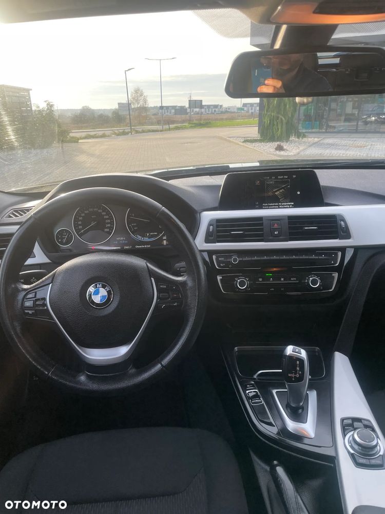 BMW Seria 3 320d - 17