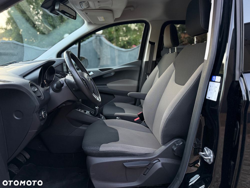 Ford Courier - 15