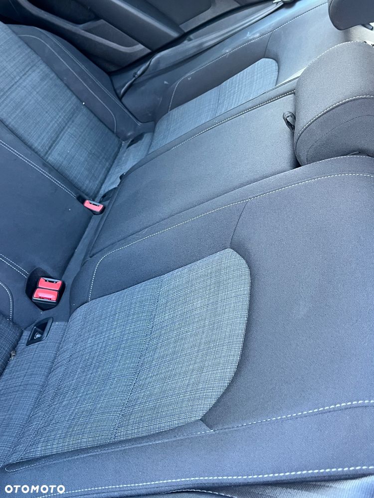 Volkswagen Passat 2.0 TDI SCR DSG Conceptline - 7