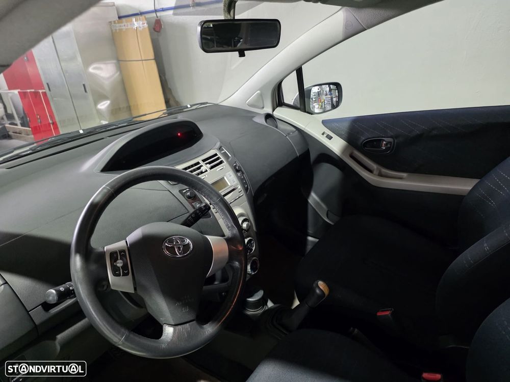 Toyota Yaris 1.0 VVT-i Motion - 11