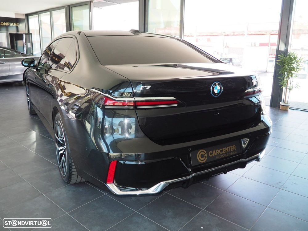 BMW i7 xDrive60 Pack Desportivo M - 21