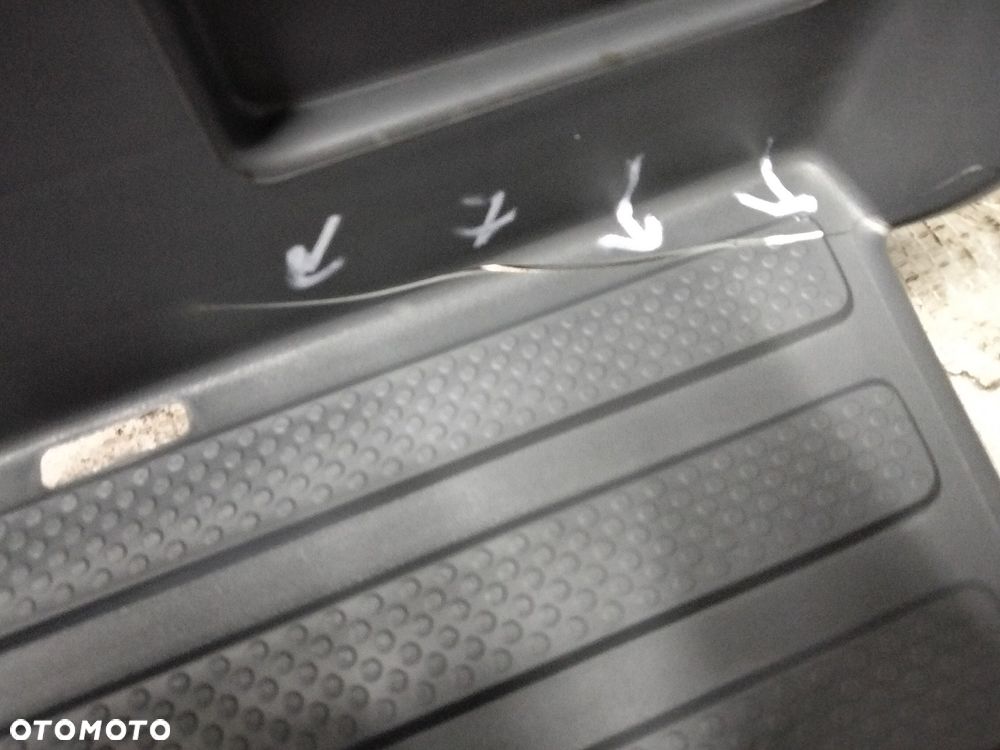mercedes sprinter w903 w901 lt  stopień zderzak tył nowy tylny z uszkodz - 4