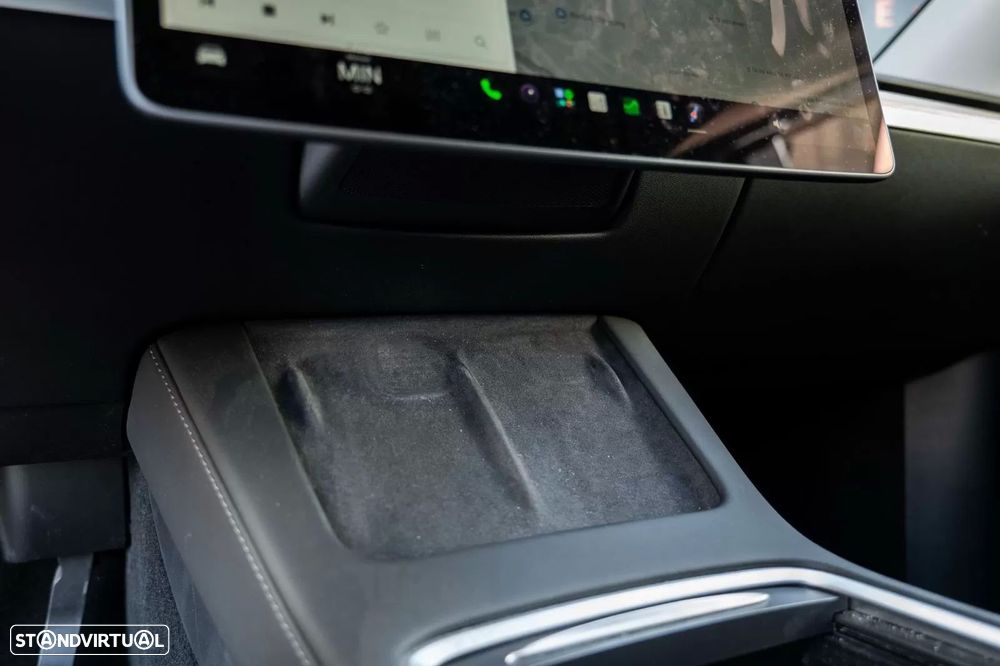 Tesla Model Y Long Range Dual Motor AWD - 28