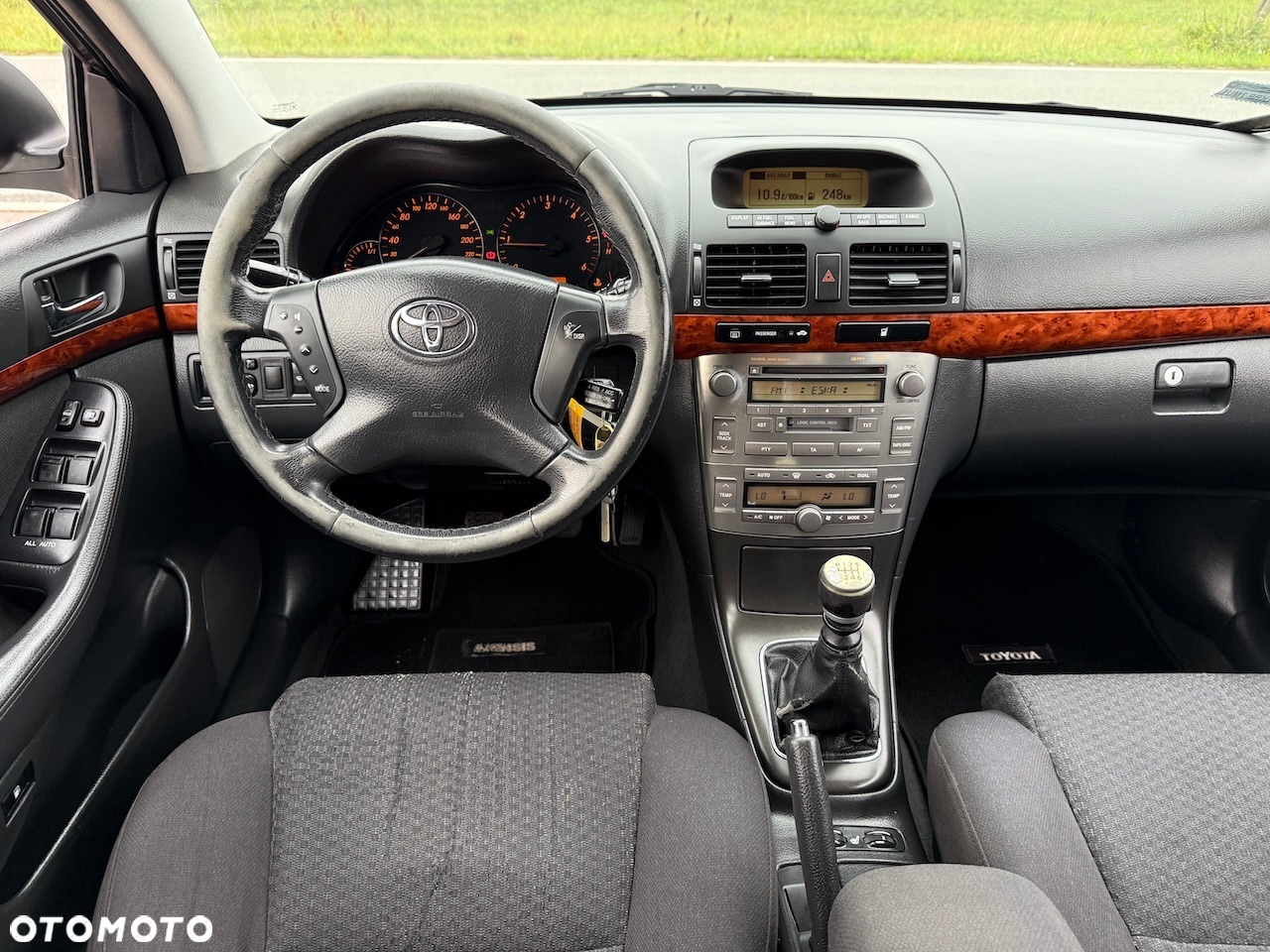Toyota Avensis - 7