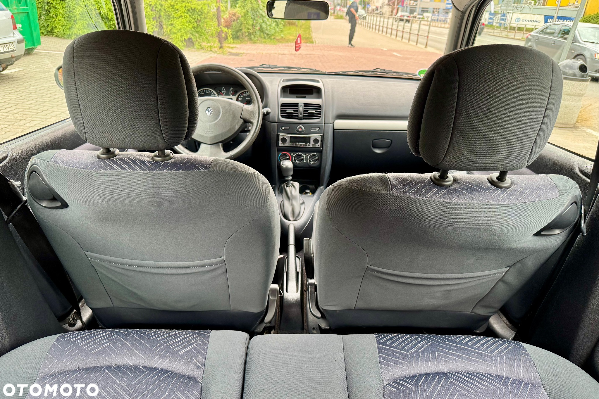 Renault Clio 1.4 16V Privilege - 15