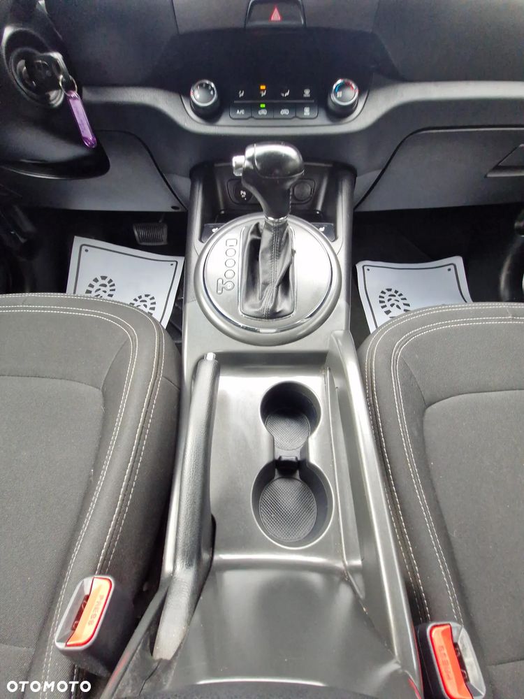 Kia Sportage 2.0 CVVT 2WD Automatik Vision - 26