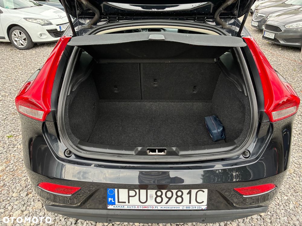 Volvo V40 D2 - 10