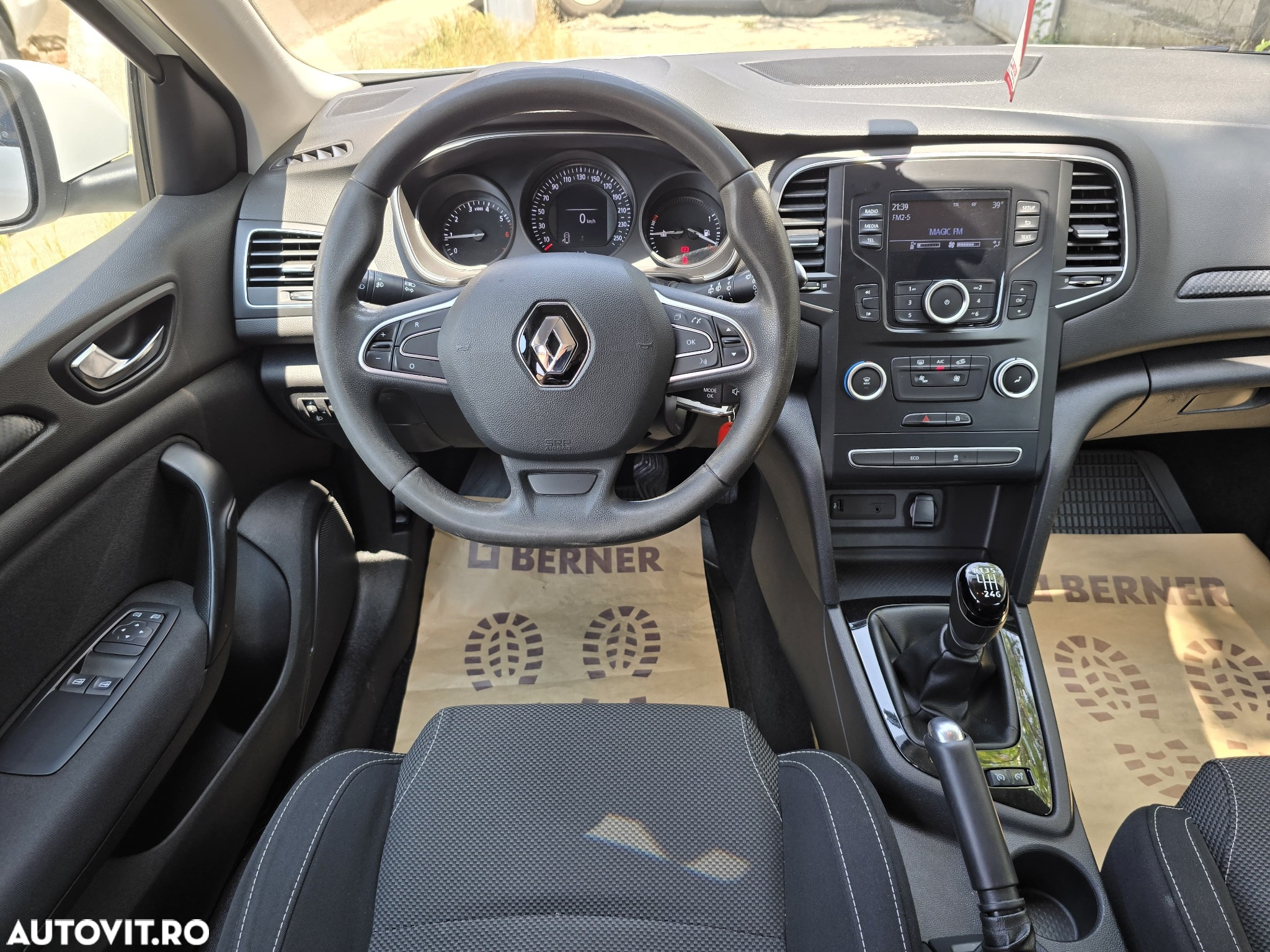 Renault Megane ENERGY TCe Life - 5