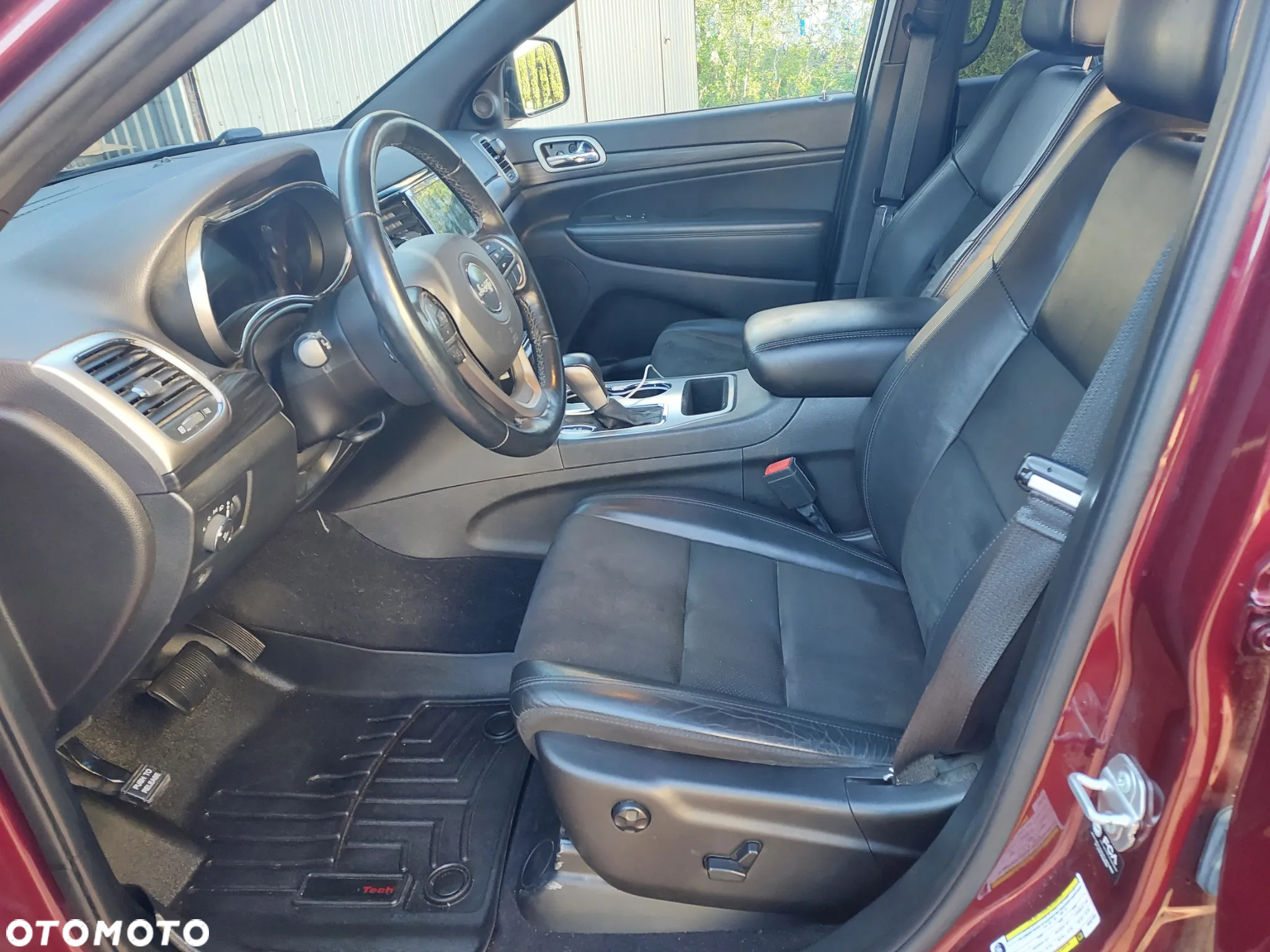 Jeep Grand Cherokee - 22