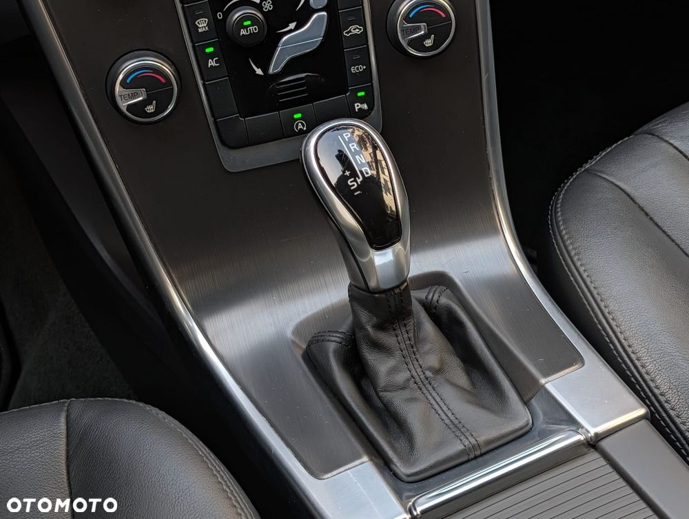 Volvo XC 60 D4 Drive-E Momentum - 17