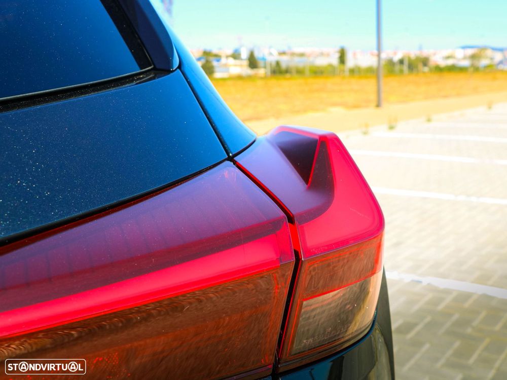 Lexus UX 250h Premium - 23