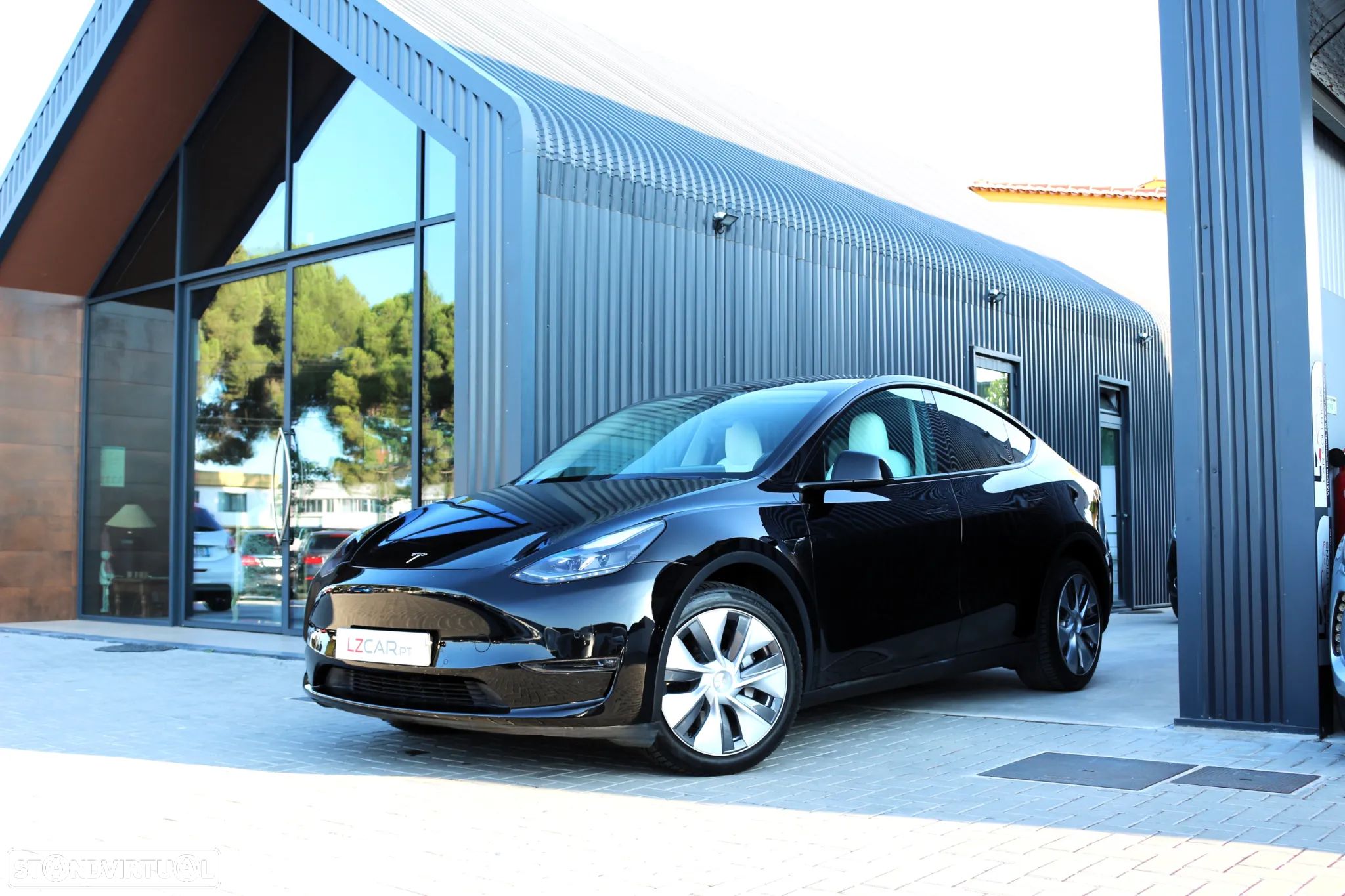 Tesla Model Y Long Range Dual Motor AWD - 1