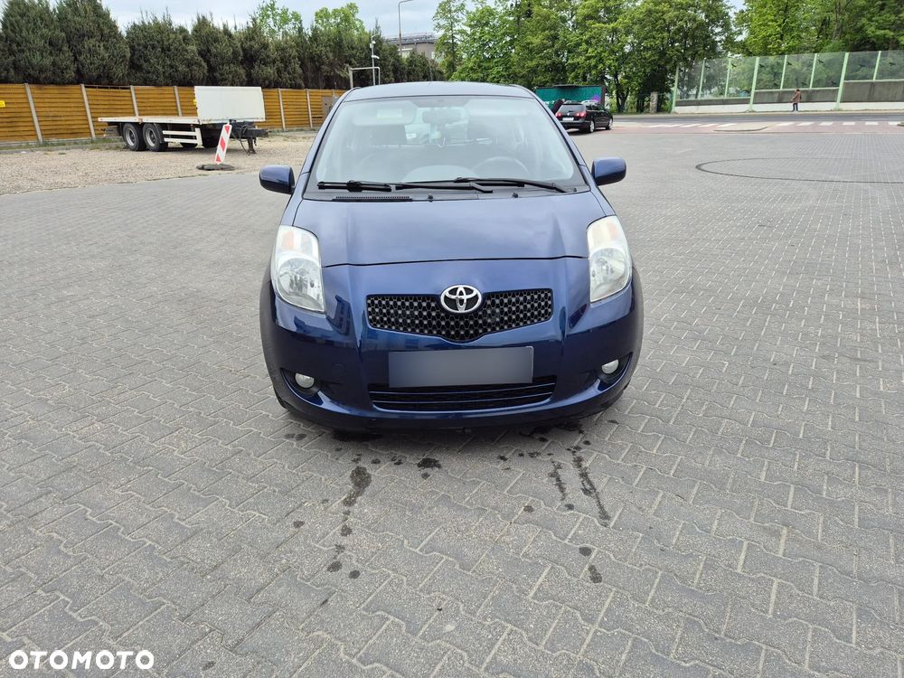 Toyota Yaris - 4