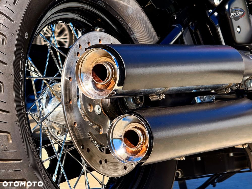 Harley-Davidson Softail Street Bob - 24