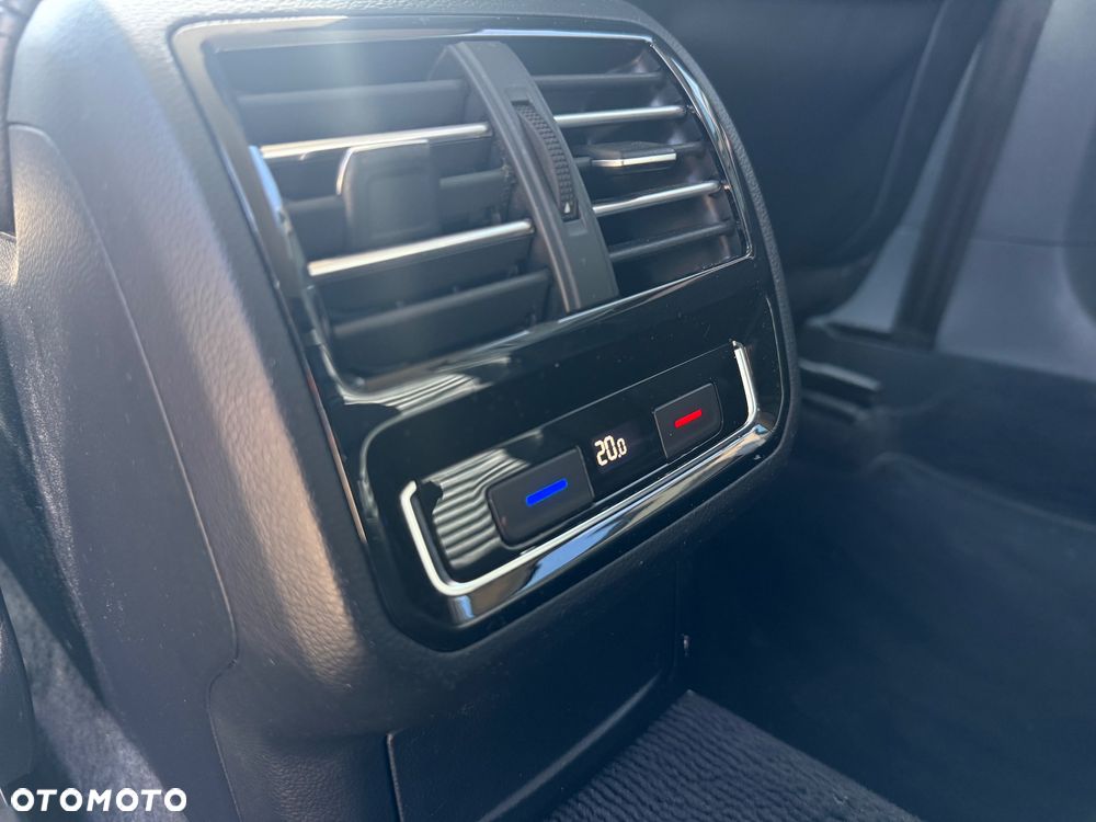 Volkswagen Passat 2.0 TDI (BlueMotion Technology) DSG Highline - 31
