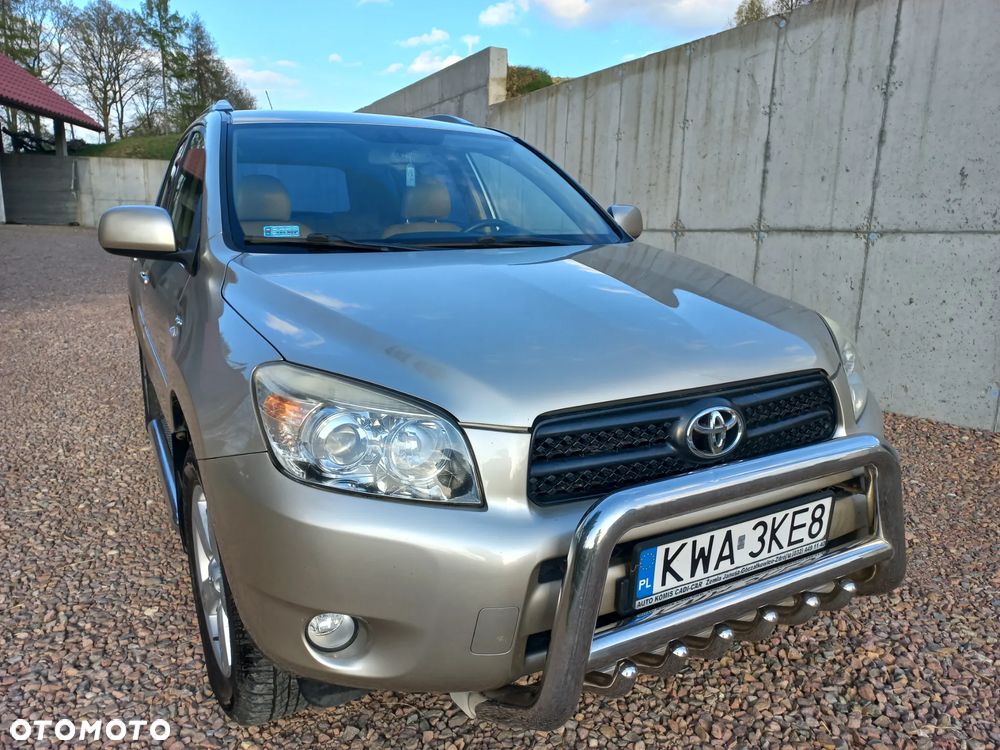 Toyota RAV4 2.2 D-4D Prestige - 1