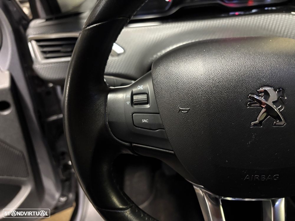 Peugeot 2008 1.5 BlueHDi Signature - 8